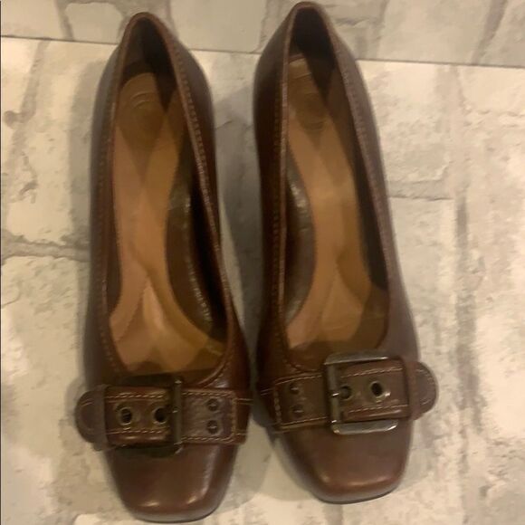 Nurture brown Leather Pumps - Picture 1 of 6